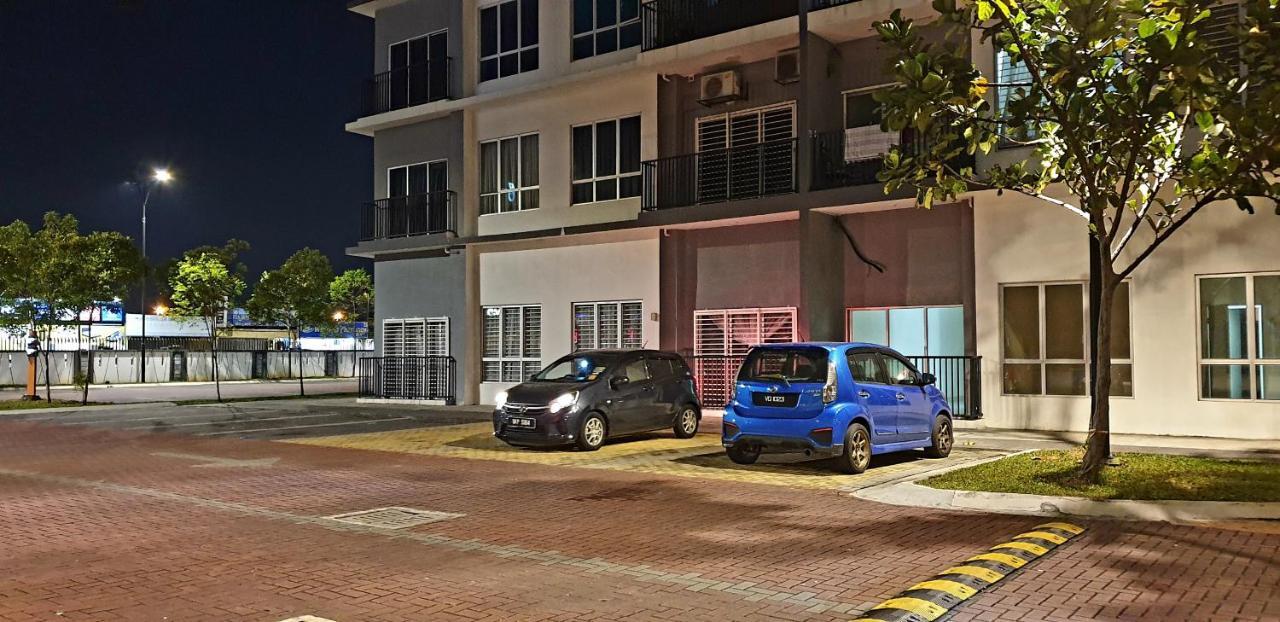 Bsp21 Family Homestay Jenjarum Buitenkant foto