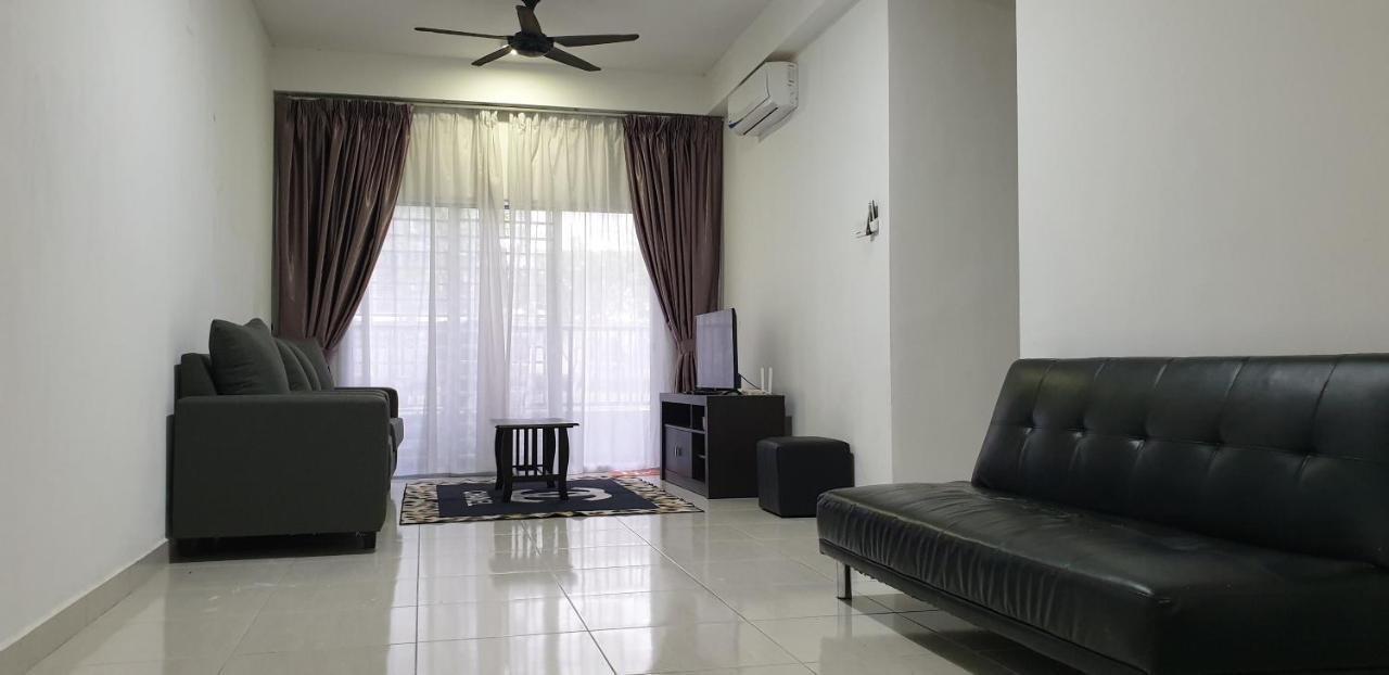 Bsp21 Family Homestay Jenjarum Buitenkant foto