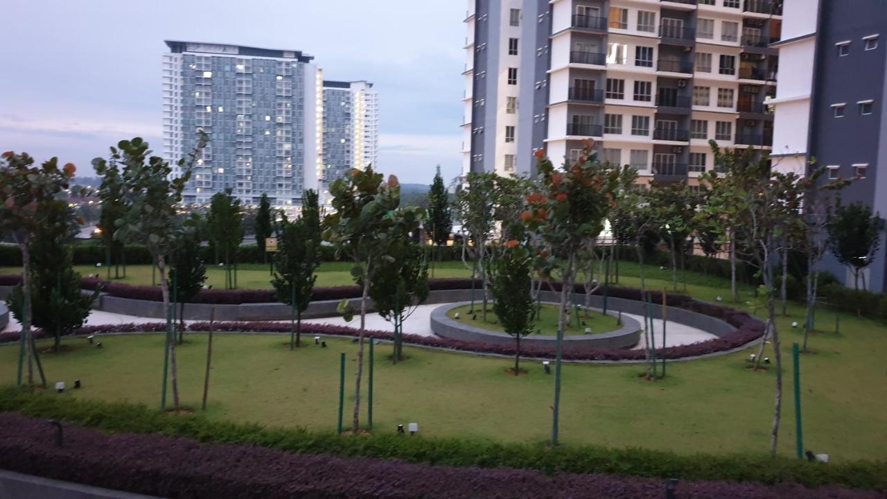 Bsp21 Family Homestay Jenjarum Buitenkant foto