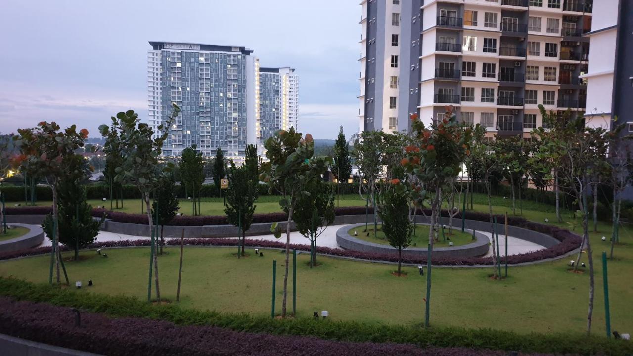 Bsp21 Family Homestay Jenjarum Buitenkant foto