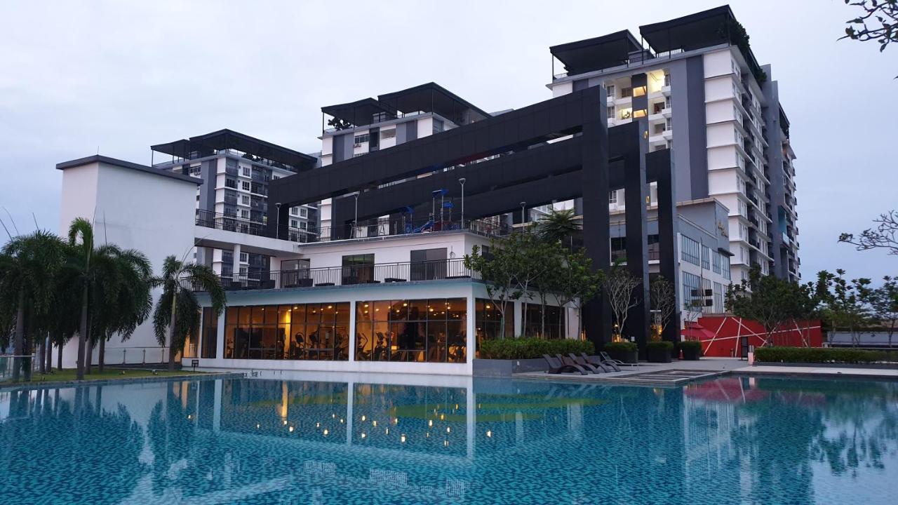 Bsp21 Family Homestay Jenjarum Buitenkant foto