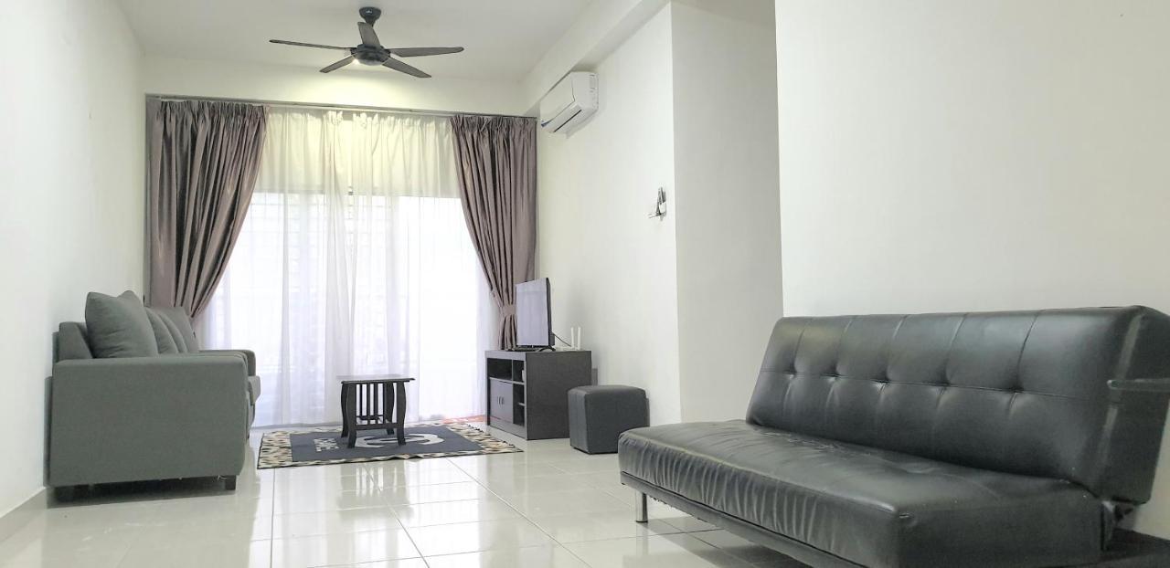 Bsp21 Family Homestay Jenjarum Buitenkant foto