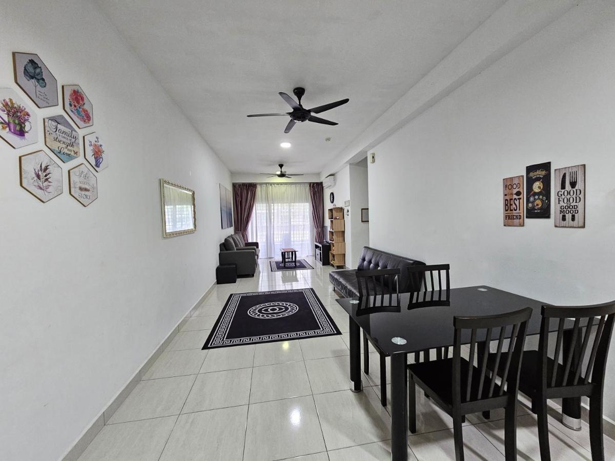 Bsp21 Family Homestay Jenjarum Buitenkant foto